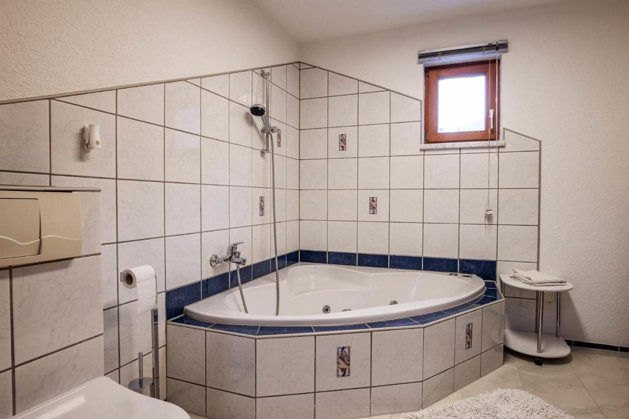 Haus Ruepp Apartment Silbertal Bagian luar foto